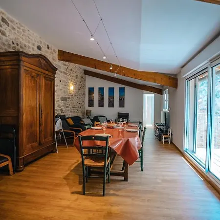 Superbe Maison De Village-piscine-idéal Famille