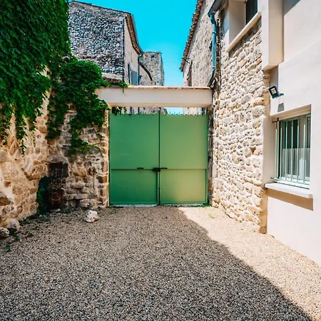 Holiday home Superbe Maison De Village-piscine-ideal Famille