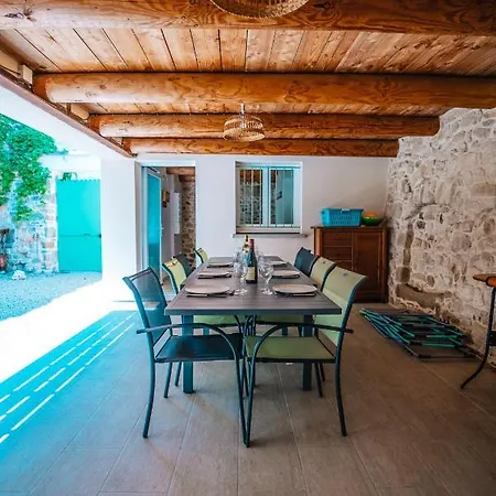Semesterbostad Superbe Maison De Village-piscine-ideal Famille *