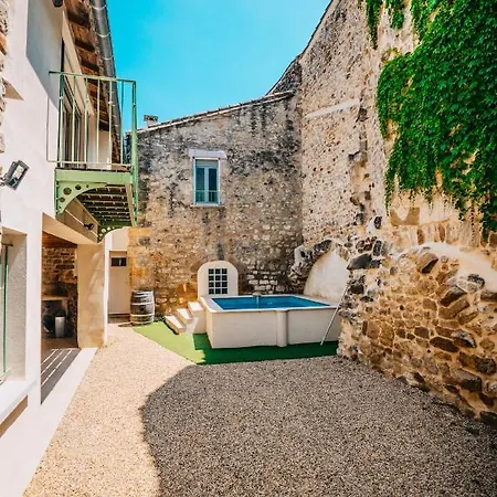 Holiday home Superbe Maison De Village-piscine-ideal Famille *