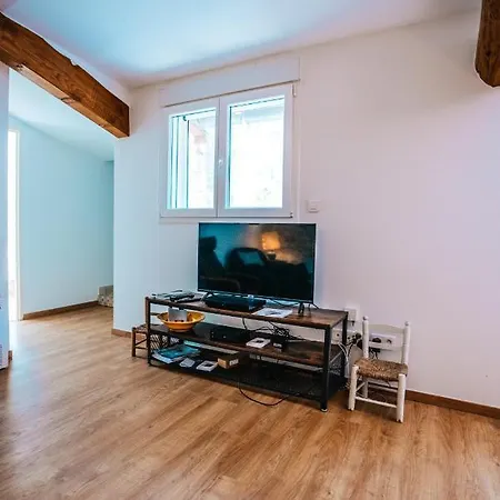 Superbe Maison De Village-piscine-ideal Famille Semesterbostad